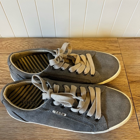 Taos Footwear Star Sneakers - Picture 4 of 7